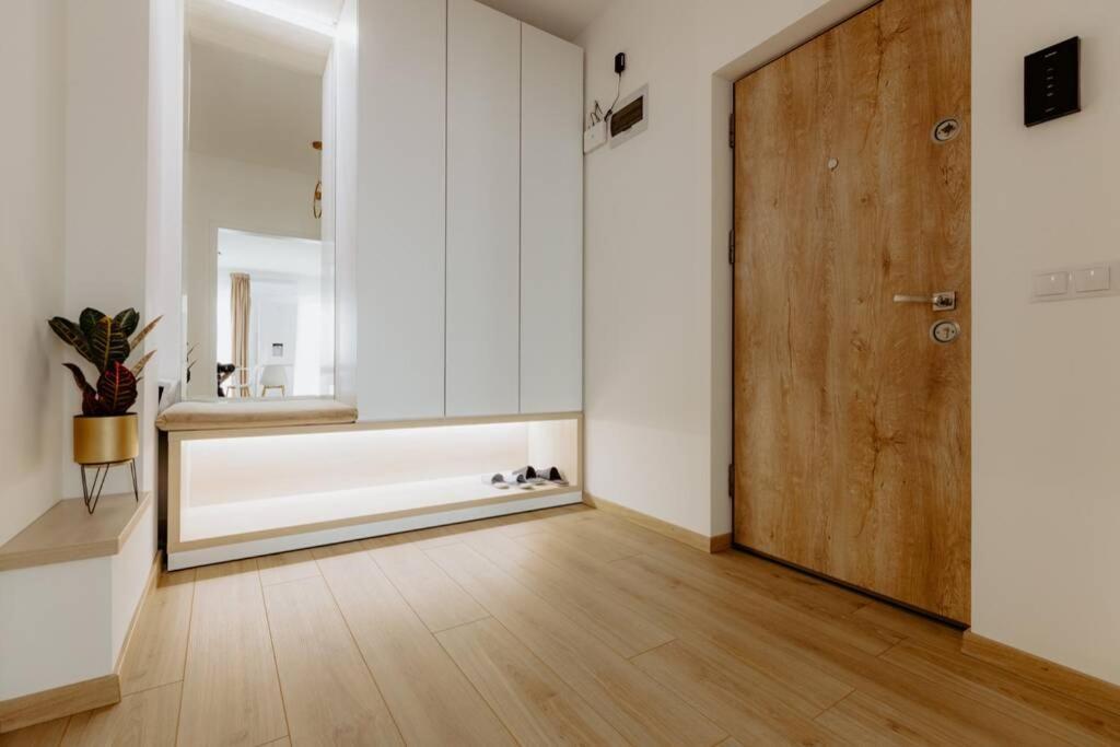 Nest Inn Oasis Residence Бая Маре Екстериор снимка