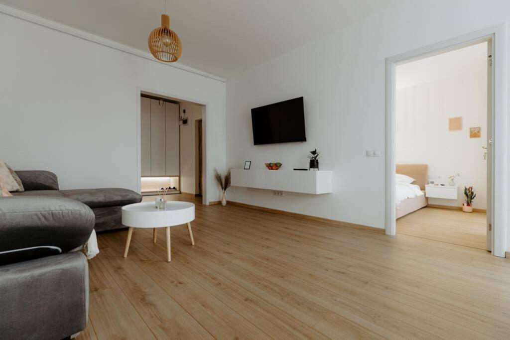 Nest Inn Oasis Residence Бая Маре Екстериор снимка